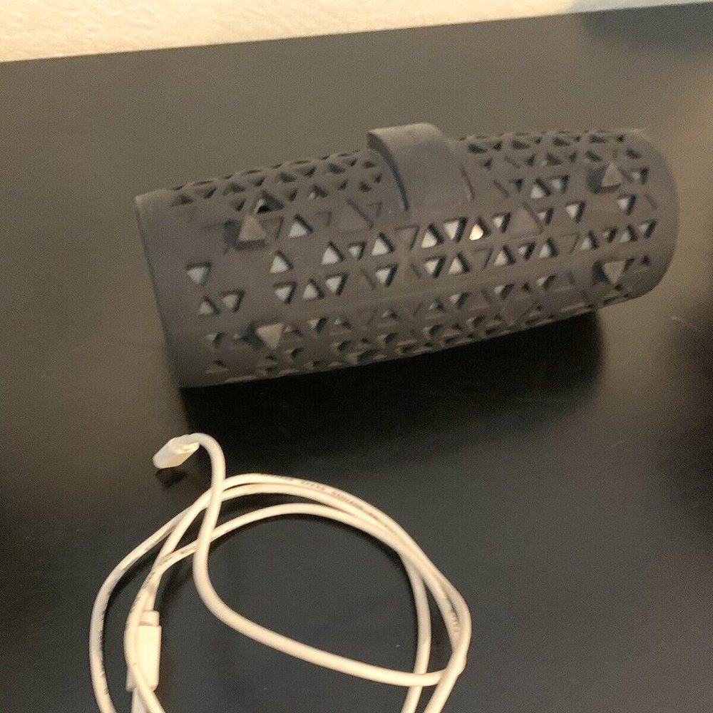 ILIVE Waterproof Bluetooth Black Speaker Floats ISBW337B Pool Beach Summer